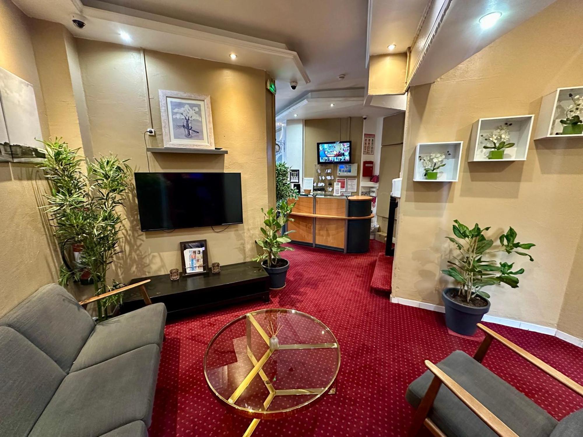 Hotel Victor Hugo Кламар Екстериор снимка